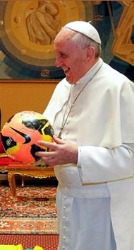 papa_francisco_bola_futebol