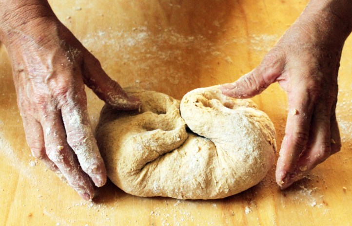 noi-abbiamo-bisogno-del-pane
