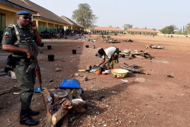 Violenza in Nigeria. Militari schierati a difesa dei civili nel Benue.jpg