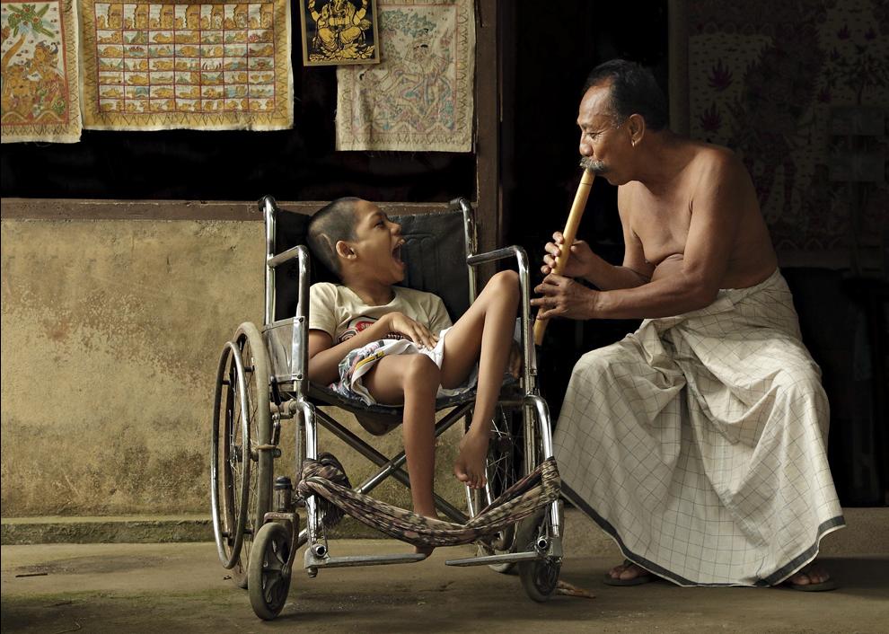 16. Deus revela-se através da compaixão