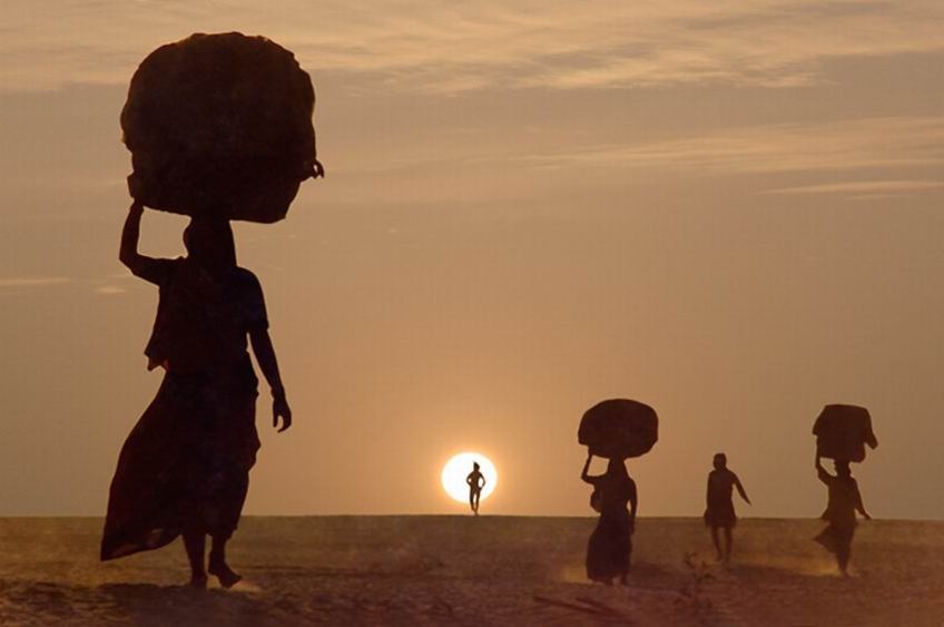 Julgar os outros é um fardo pesado.jpg