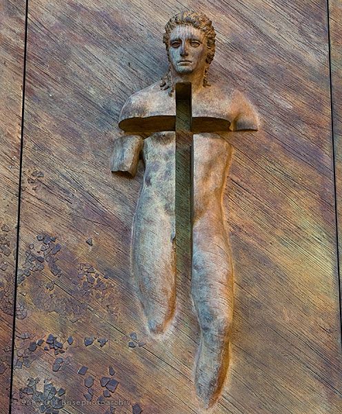 Porta della Resurrezione (particolare), Basilica di Santa Maria degli Angeli e dei Martiri, Roma