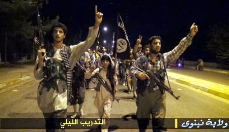 Iraq, RECLUTE BAMBINI L'ISIL Stato Islamico dell'Iraq e del Levante allena le sue reclute a Mosul, capitale del califfato islamico