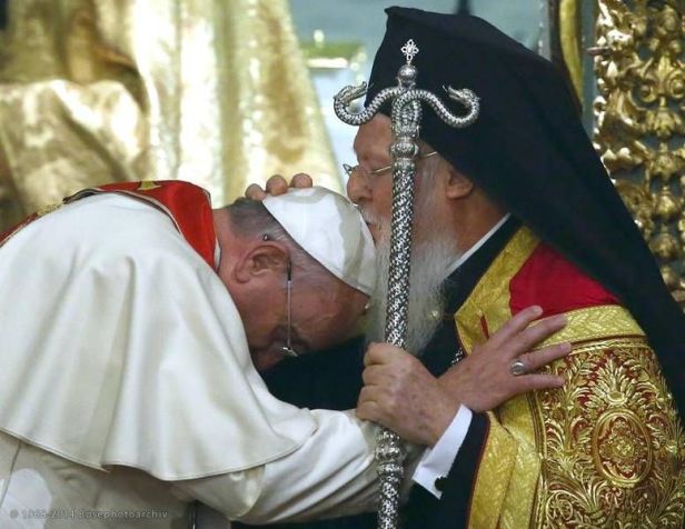 Papa Francesco e il Patriarca Ecumenico Bartholomeos dopo la preghiera