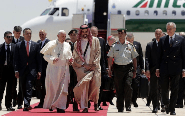 Papa inTerra santa - Il Papa accolto ad Amman dal principe Ghazi