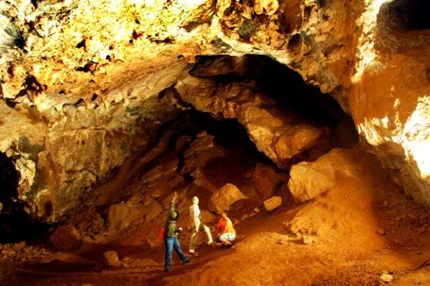 Sterkfontein-Caves-Inside-the-caves-