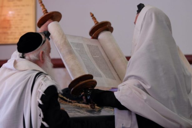 Torah_Reading-624x419