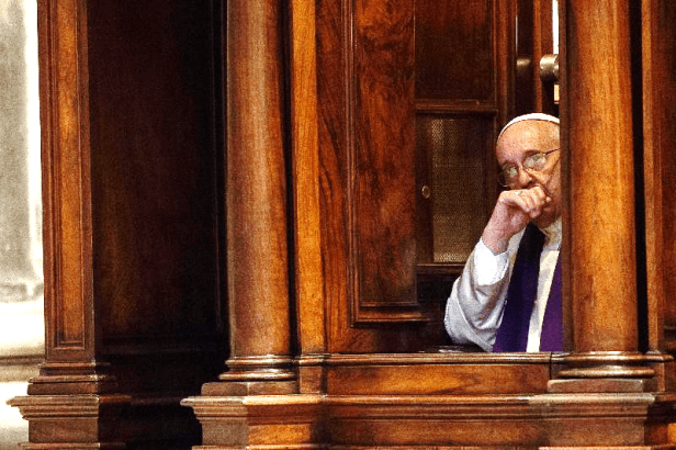 Papa Francisco en el Confesionario