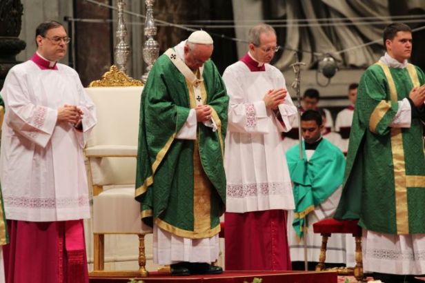 SynodMass041015_MarthaCalderon_52