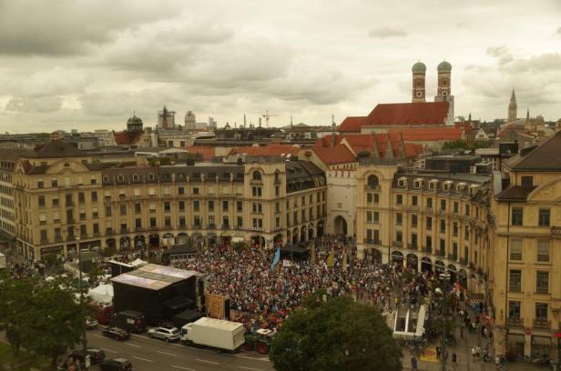 Manifestação pública do Congresso Juntos pela Europa, em Munique