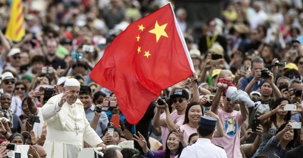 CHINA-_POPE-FLAG