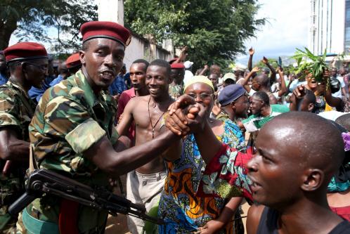 Un'immagine delle recenti manifestazioni antigovernative in Burundi