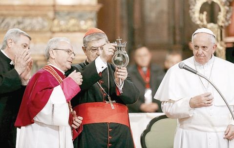 il papa con san_gennaro