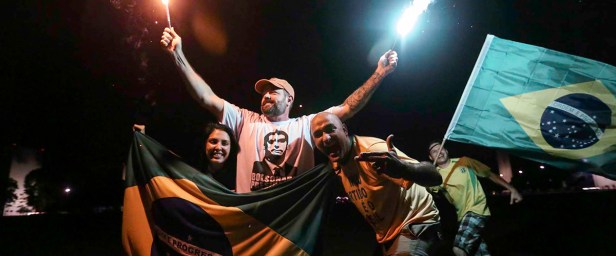 29_10_bolsonaro_eleitores_comemoracao_vitoria_foto_fabio_rodrigues_pozzebom_agencia_brasil