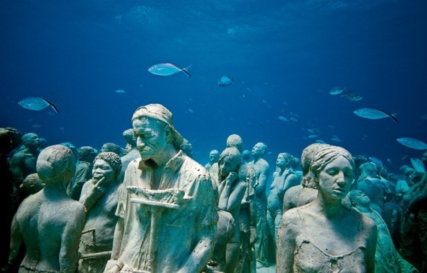 Musée sous marin de Cancun Sculptures de Jason Decaires 1.jpg