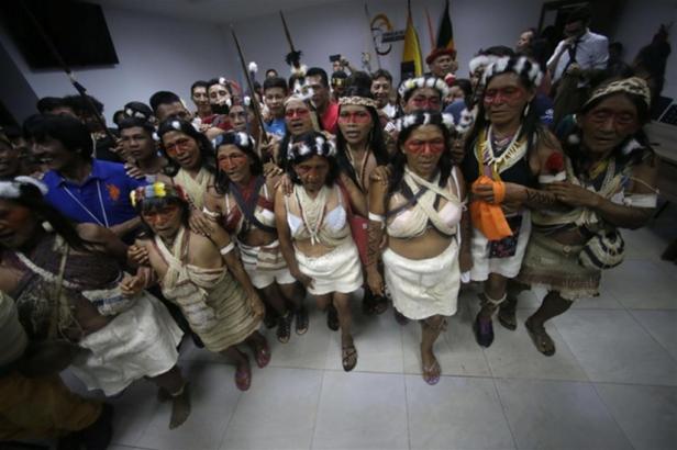 Una protesta degli indios Waorani, Ap