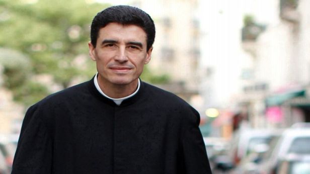 Michel-Marie Zanotti-Sorkine prètre et écrivain à Paris le 24/05/11 Photo Jean-Christophe MARMARA/Le Figaro