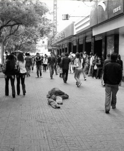 indiferenca - friiskiwi D.R