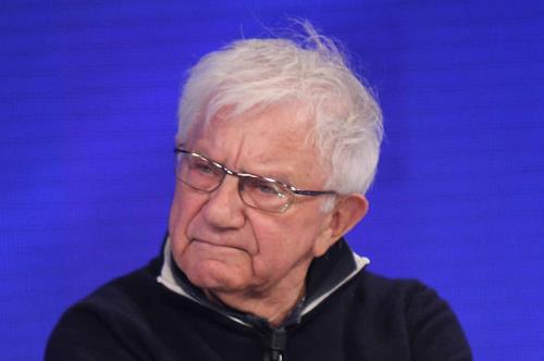 Don Mazzi, in discoteca o per strada tutti figli del perdono.