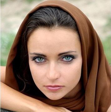 !19 La cananea Tamar se había quedado viuda después de haberse casado con Er, el primogénito de Judá. Debido a la llamada ley del levirato, Judá le pide a su segundo hijo Onán que le de descendencia a Tamar.