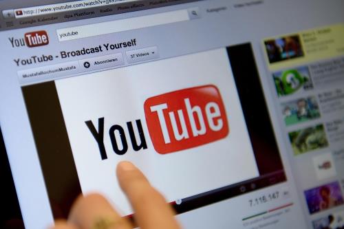 YouTube compie 10 anni.