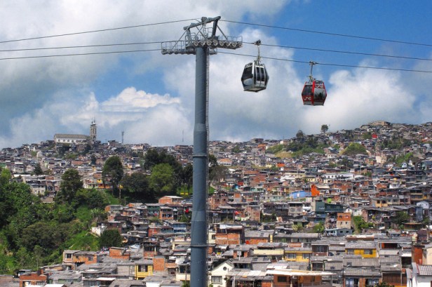 La funivia conquista la città.