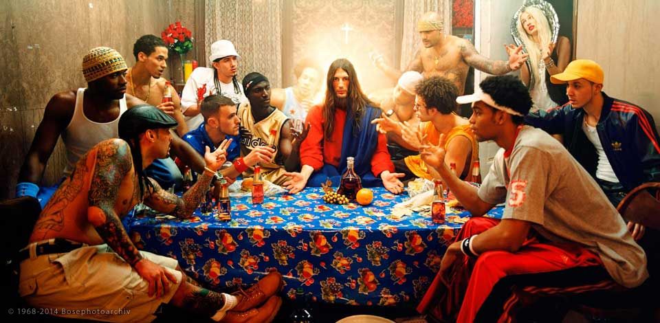 David Lachapelle, Ultima cena (particolare), foto dalla serie Jesus is my homeboy, 2003,.jpg