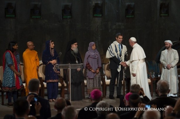 interreligious encounter at the Ground Zero memorial in New York3